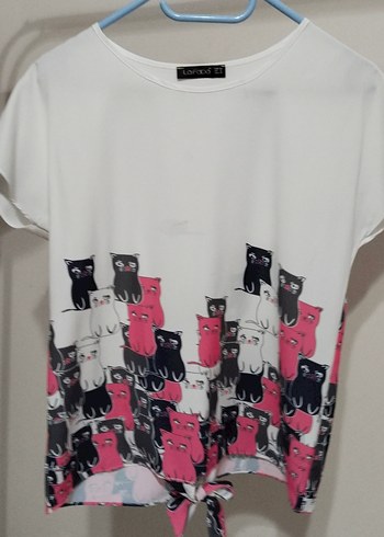 Beyaz Bağlamalı Baskılı Kedi Desenli Tişört - Görsel 2