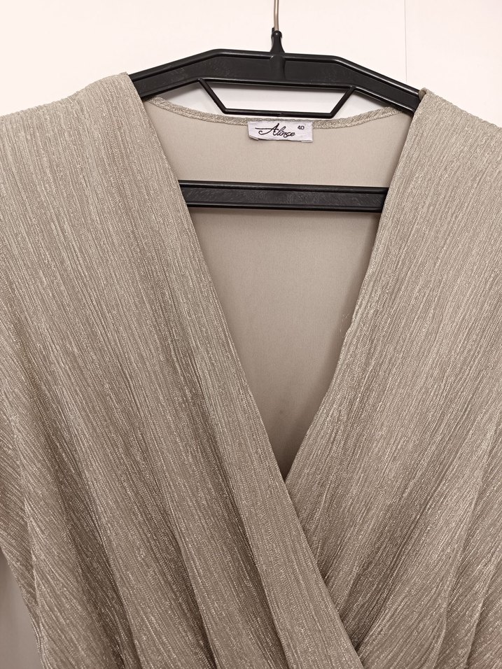 Bej V Yaka Uzun Kadın Elbise - Görsel 2