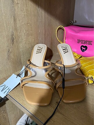 Zara vinil terlik