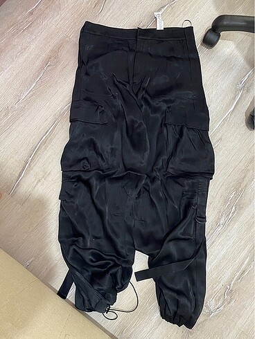 Zara saten pantolon