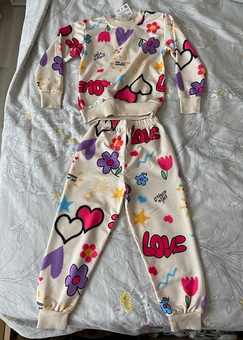 Çiçek ve Kalp Desenli Bebek Kız Takımı - Görsel 6