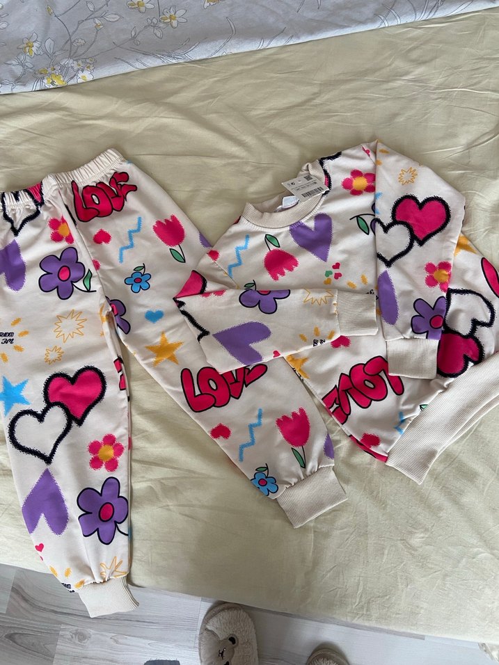 Çiçek ve Kalp Desenli Bebek Kız Takımı - Görsel 3