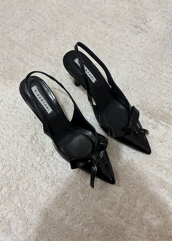 Siyah Fiyonklu Stiletto Topuklu Kadın Ayakkabı - Görsel 4