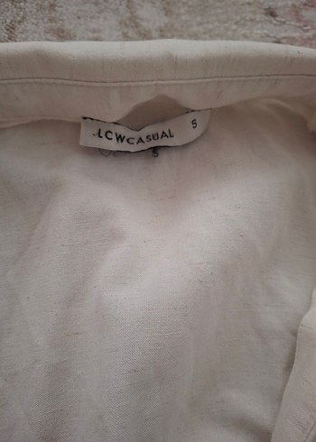 Düğmeli Beyaz Keten Kadın Gömlek - Görsel 3