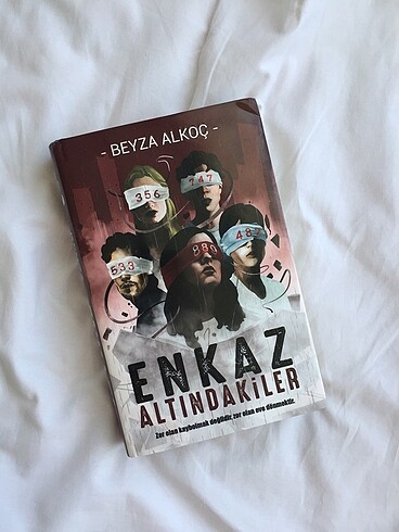 Enkaz Altındakiler - Beyza Alkoç