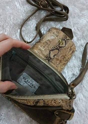 Kahverengi Yılan Derisi Desenli Bershka Çanta - Görsel 4
