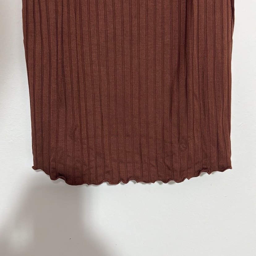 Kahverengi Yüksek Yakalı Kolsuz Kadın bluz - Görsel 4