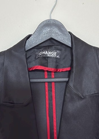 Siyah Düğmeli Kadın Ceket - Görsel 3