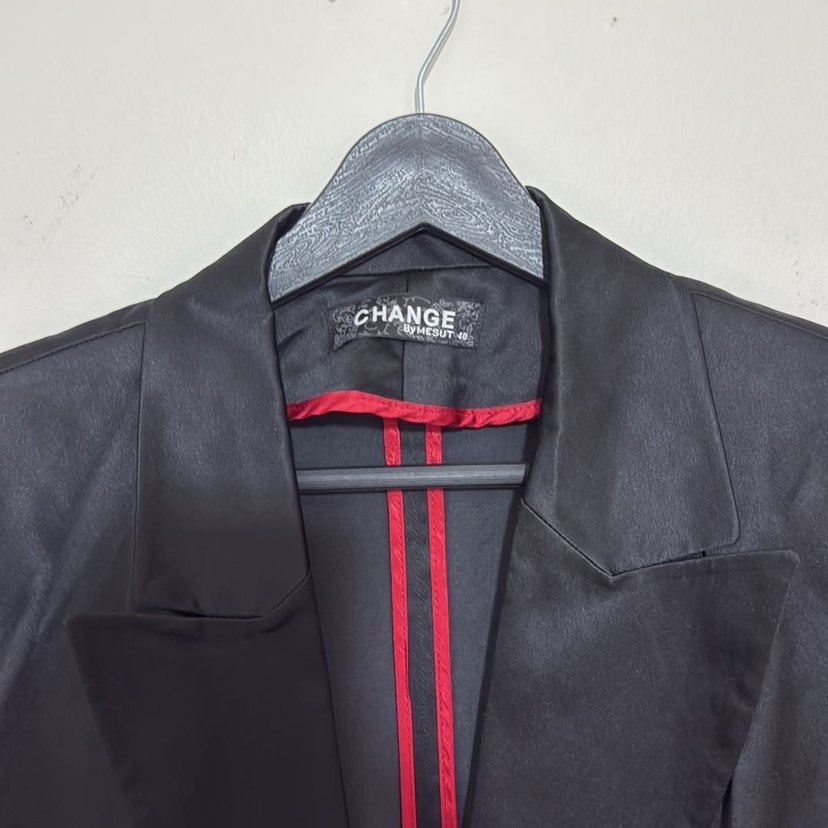 Siyah Düğmeli Kadın Ceket - Görsel 3