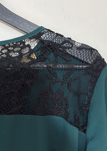 Düğmeli V Yaka Uzun Kollu Bluz - Görsel 3