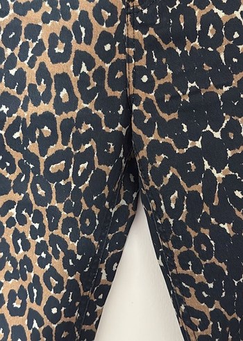 Leopar Desenli Rahat Kesim Kadın Kot Pantolon - Görsel 8
