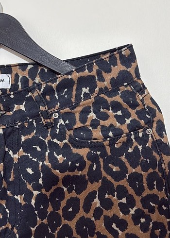 Leopar Desenli Rahat Kesim Kadın Kot Pantolon - Görsel 7
