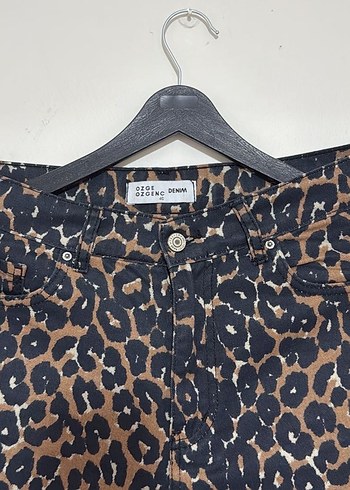 Leopar Desenli Rahat Kesim Kadın Kot Pantolon - Görsel 3