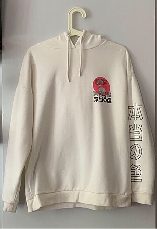 Anime tarzı, beyaz ,baskılı sweatshirt