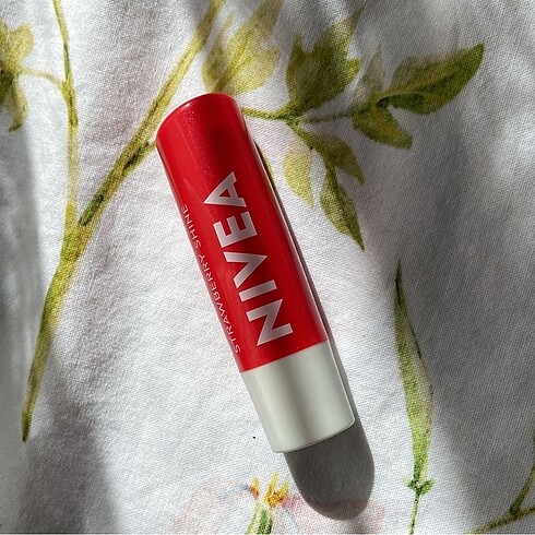Nivea Nivea Çiçekli Lip Balm