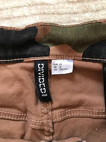 H&M H&M kamuflaj pantolon