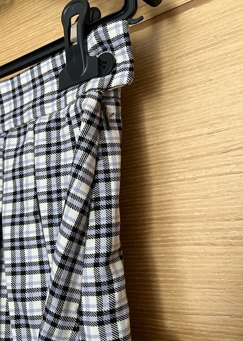m Beden çeşitli Renk Bershka Ekose Desenli Gri Pilili Etek