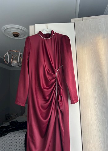 38 Beden bordo Renk Bordo Drapeli Abiye