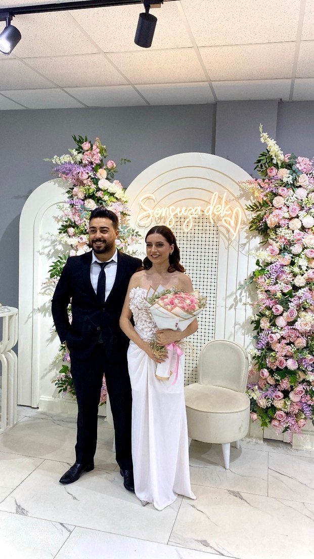 Beyaz Straplez Drapeli Uzun Abiye - Görsel 3