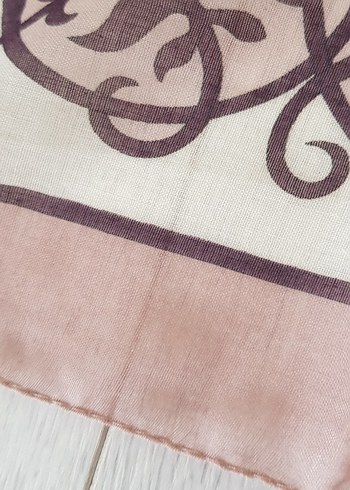 Beden Kenar kıvırmalı pamuklu esarp/yazma