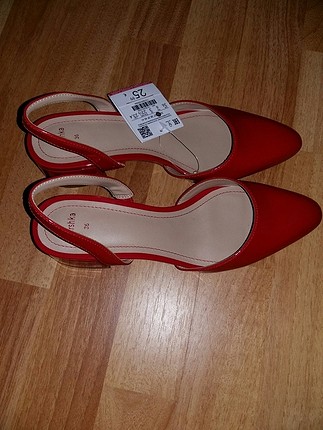Bershka kırmızı rugan sandalet