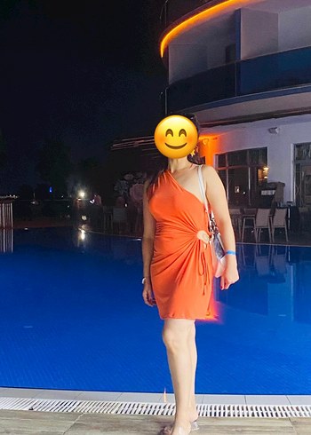 Turuncu Drapeli Midi Straplez Elbise