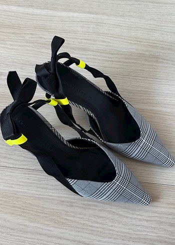 Siyah Gri Zebra Desenli Stiletto Kadın Ayakkabı