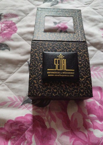 Parlak Altın Renkli Kadın Kol Düğmeleri kutusu - Görsel 4