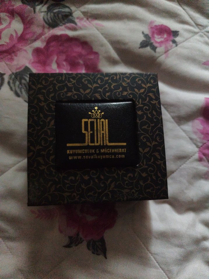 Parlak Altın Renkli Kadın Kol Düğmeleri kutusu - Görsel 2