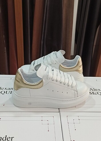 36 Beden Alexander McQUEEN 36 BEYAZ arka kısım GOLD 