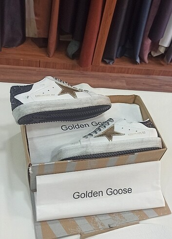 Golden Goose Deluxe 40 BEYAZ 