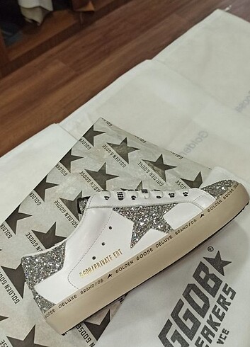 Golden Goose Deluxe 38 BEYAZ GÜMÜŞ