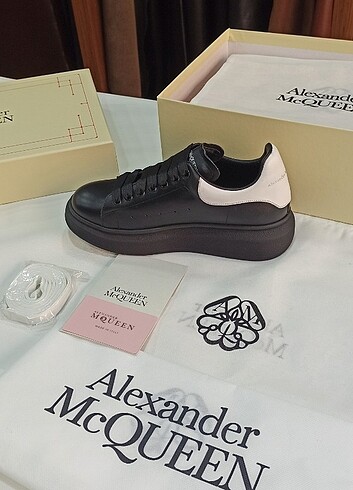 Alexander McQUEEN 35,5 SİYAH 