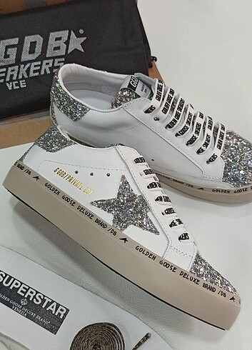 Golden Goose Deluxe 38 BEYAZ