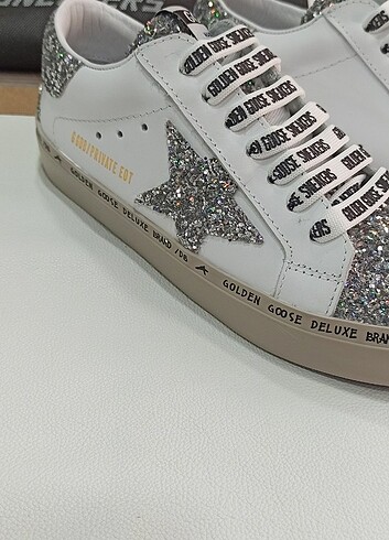 Golden Goose Deluxe Golden Goose Deluxe 37 BEYAZ 