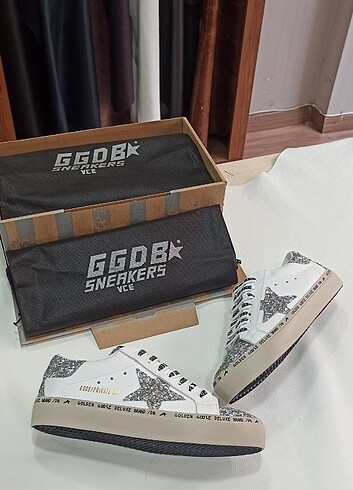Golden Goose Deluxe 37 BEYAZ 