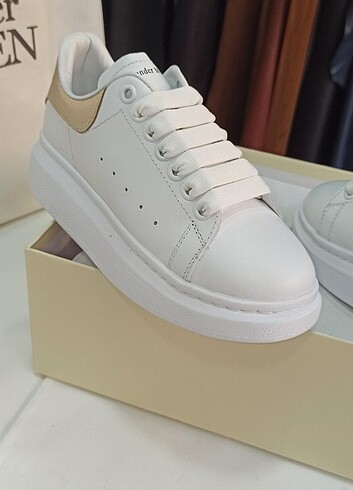 38 Beden beyaz Renk Alexander McQUEEN 38 BEYAZ GOLD