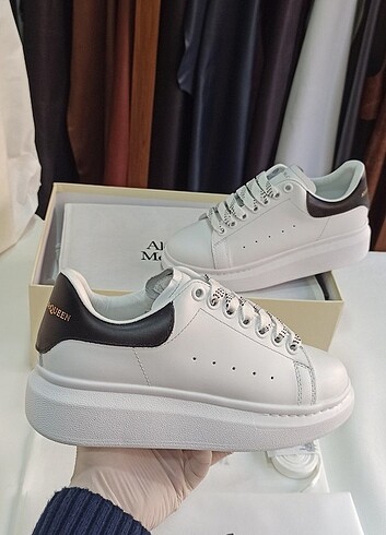 Alexander McQueen Alexander McQUEEN 37 BEYAZ