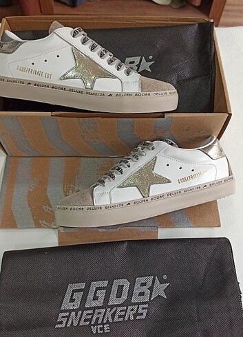 Golden Goose Deluxe Golden Goose Deluxe 37 BEYAZ YILDIZI GOLD
