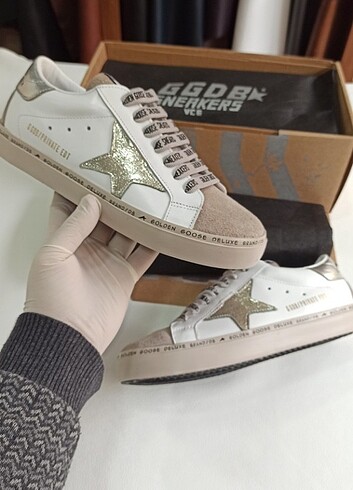 37 Beden çeşitli Renk Golden Goose Deluxe 37 BEYAZ YILDIZI GOLD