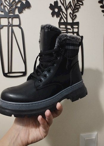 Zara unisex bot