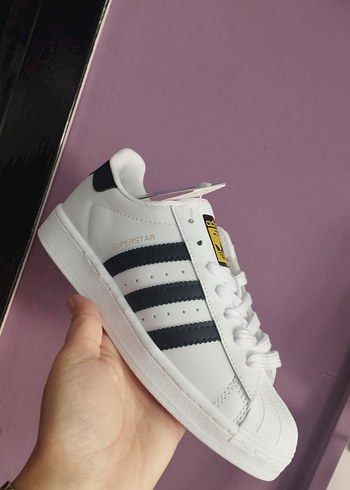 40 Beden beyaz Renk Adidas süperstar