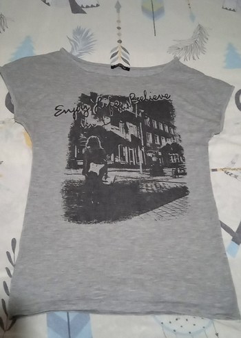 Gri Baskılı Kısa Kollu Tişört
