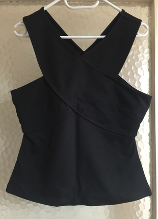 H&M sırtı pencere detaylı bluz
