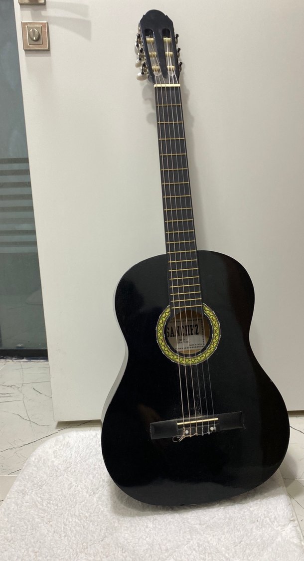 Siyah Klasik Gitar - Görsel 4