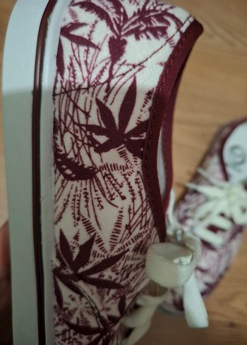 Bordo Desenli Bağcıklı Kadın Spor Ayakkabı - Görsel 4