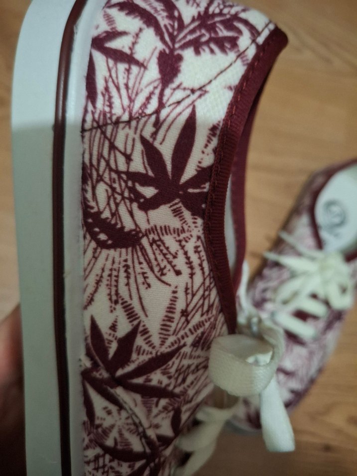 Bordo Desenli Bağcıklı Kadın Spor Ayakkabı - Görsel 4