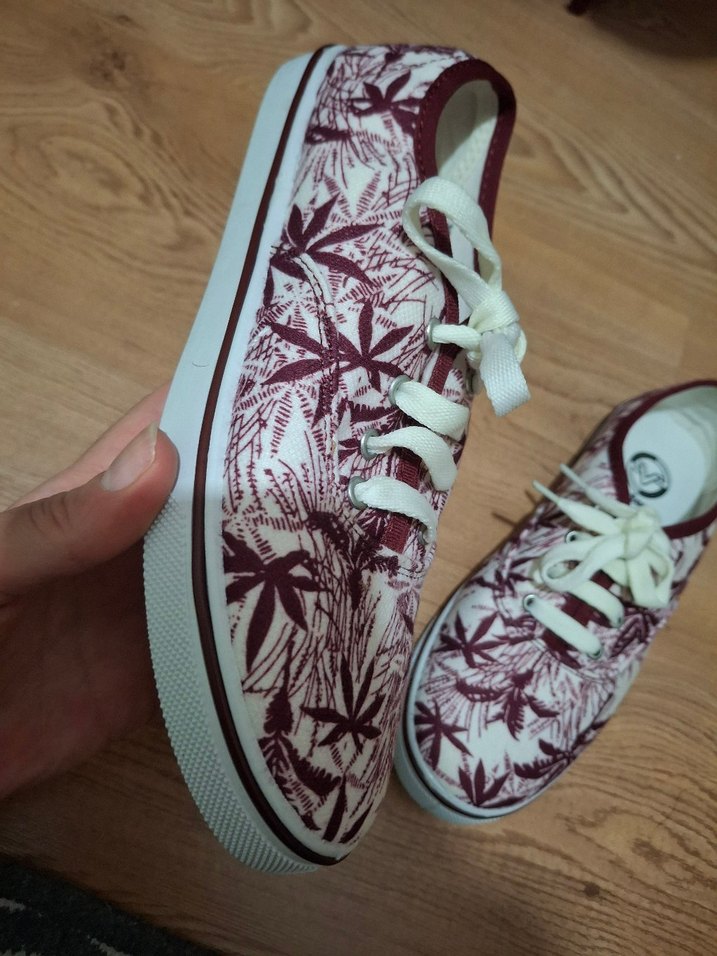 Bordo Desenli Bağcıklı Kadın Spor Ayakkabı - Görsel 3