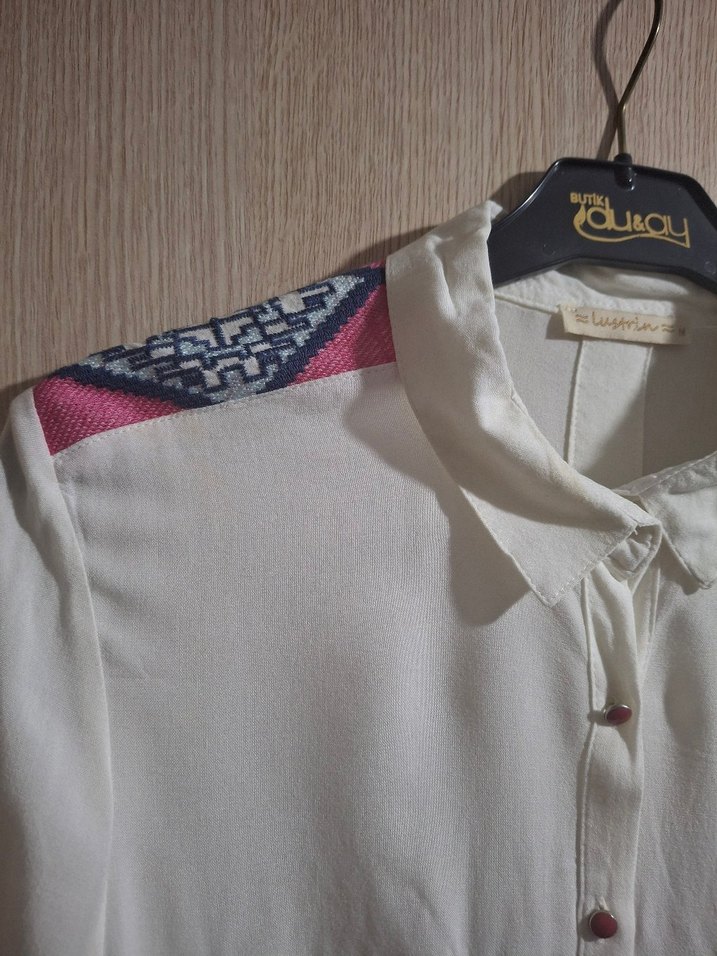 Düğmeli Beyaz Kadın Pamuk Gömlek - Görsel 2