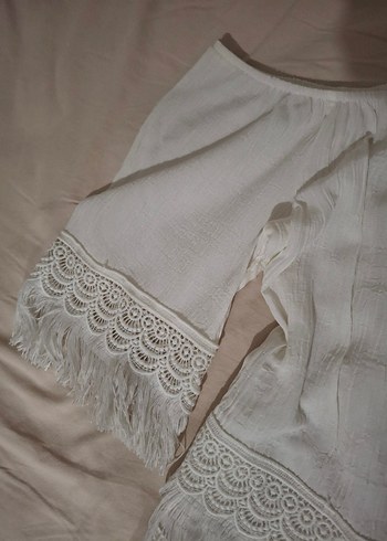 Bohem Beyaz Nakışlı Fırfırlı Bluz - Görsel 2